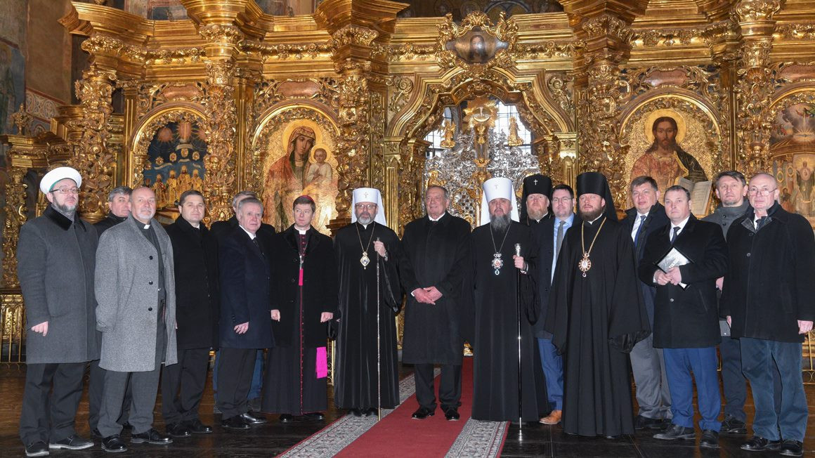 День единения в Украине начался с молитвы в Софийском Соборе